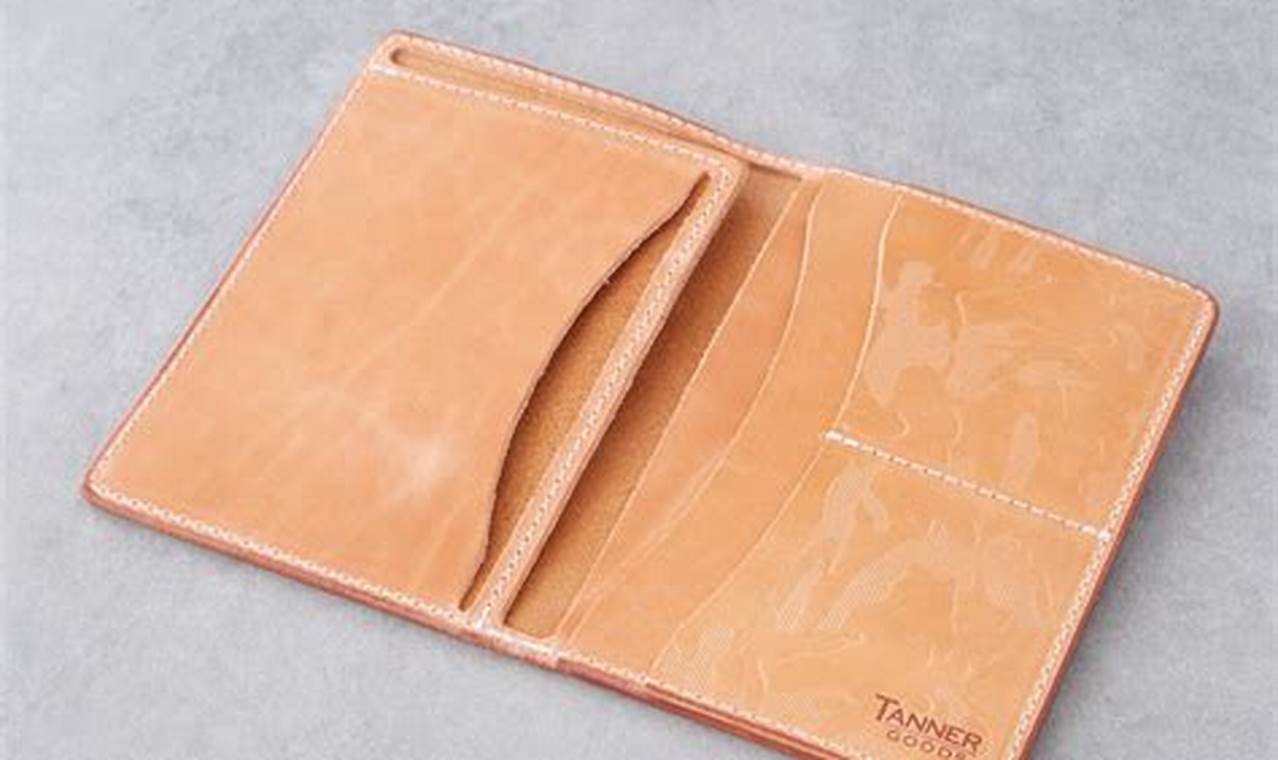 tanner goods travel wallet