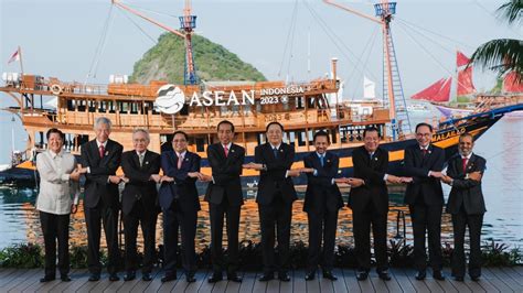Tantangan Indonesia di ASEAN