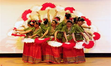 tari dari sulawesi barat