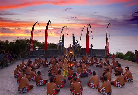 Adat Istiadat Tari Kecak