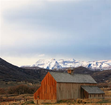 Tate County Barn