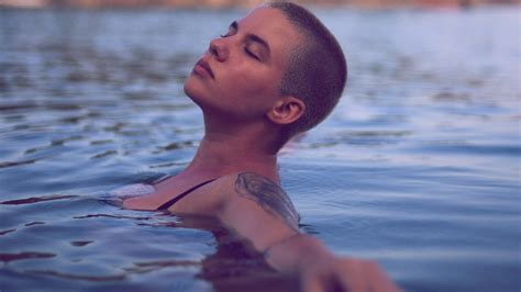 Wandtattoo Badenixe mit Seifenblasen WANDTATTOO.DE