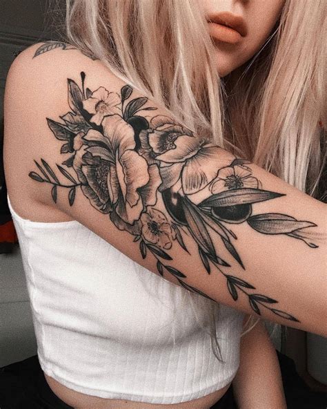 25 Tatuajes de flores para hacer de tu piel un jardín
