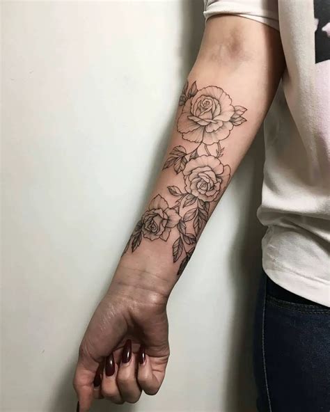 +26 delicados tatuajes en el brazo para mujeres ¡Ideas alucinantes que te encantarán!