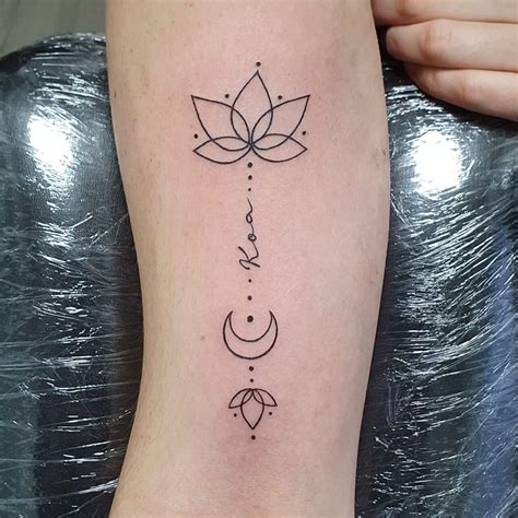 tatuajes de resiliencia con flor de loto