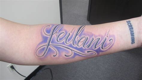 tatuajes en el brazo nombres