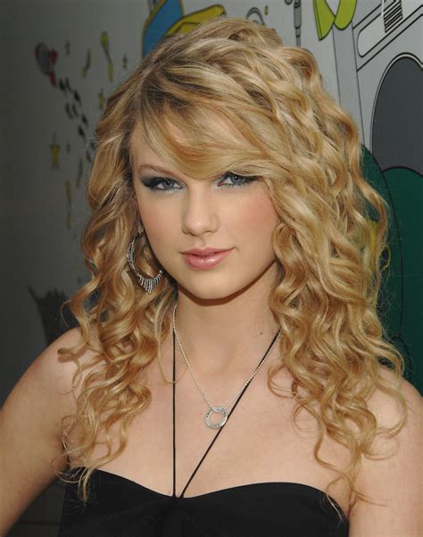 Taylor Swift’s Curly Hair: Tips And Tricks For Achieving The Look