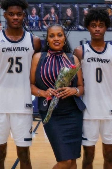 taylor hendricks mom