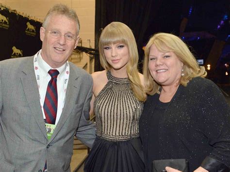 taylor swift and her family