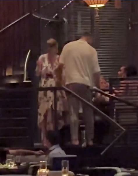 taylor swift and travis kelce in singapore