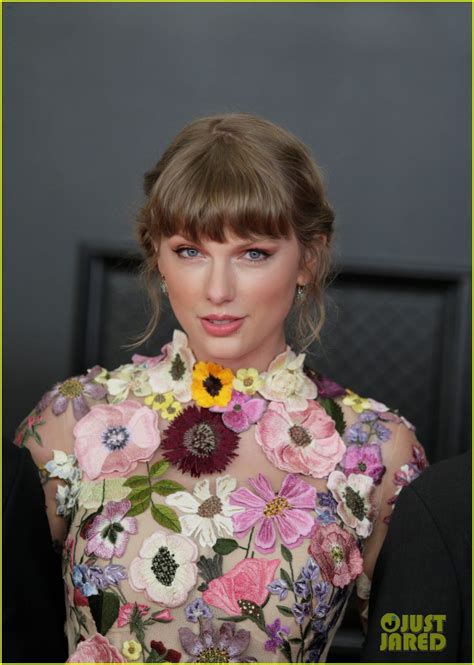 taylor swift flower references