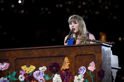 taylor swift new song about travis kelce