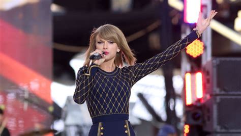 taylor swift removes music from spotify
