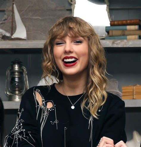 Taylor Swift Smiling: The Power of Positivity Unveiled