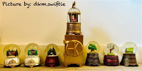 taylor swift snow globe