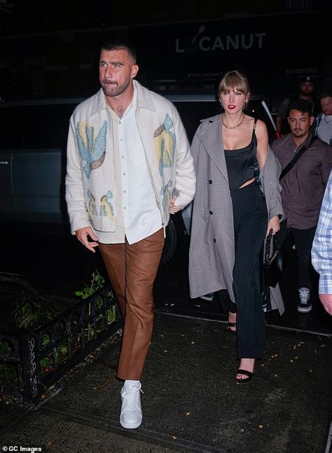 taylor swift travis kelce daily mail