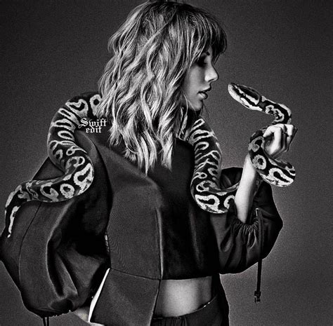 taylor swift with snakes