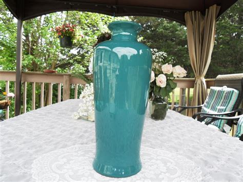 Teal Vase Stand