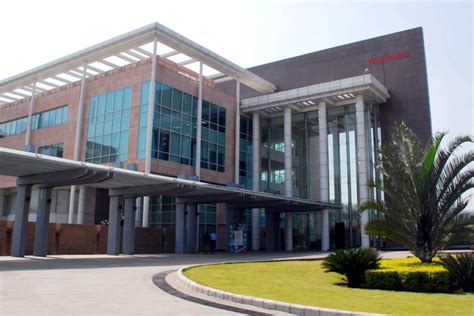 tech mahindra offices in usa