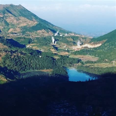 telaga warna gunung prau