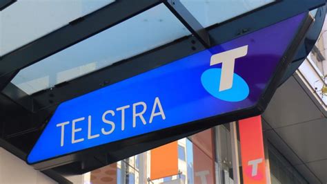 telstra shops open today