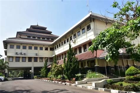 tempat kuliah terbaik di indonesia