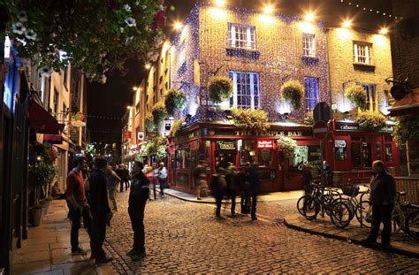 temple bar neighborhood dublin