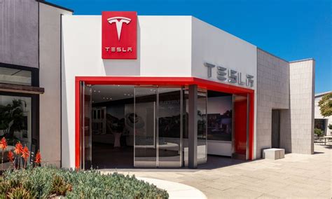 tesla layoffs 10%