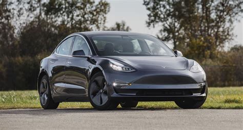 tesla model 3 2020 features