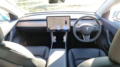 tesla model 3 infotainment