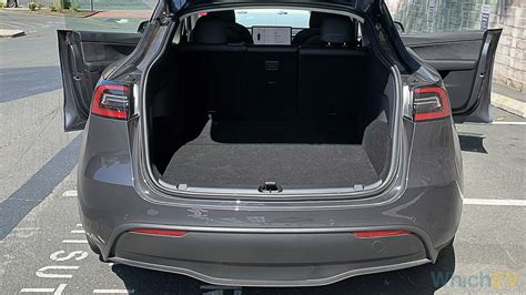 tesla model y boot space litres