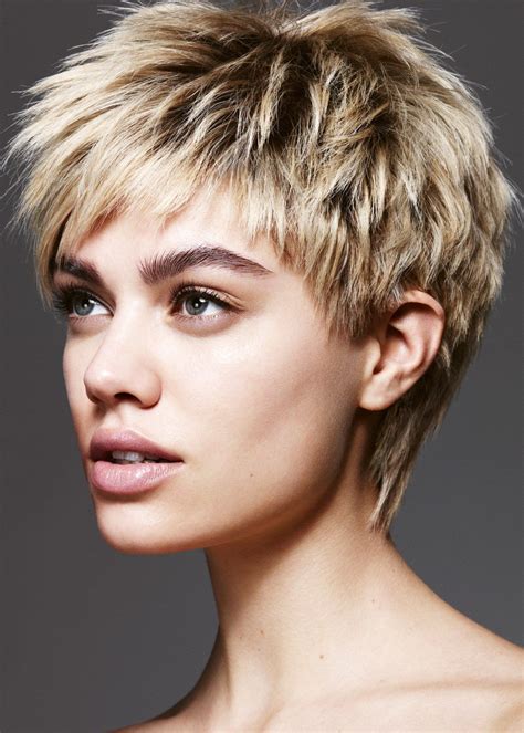 2022 Latest Textured Long Shag Hairstyles with Short Layers