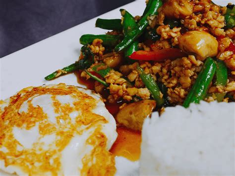 thai food bristol ri