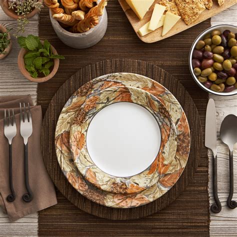 Pretty Thanksgiving Dinnerware Sets HomesFeed