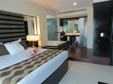 The Five Star Beach Hotel & Residences 2 Bedroom Suite: An Unforgettable Experience
