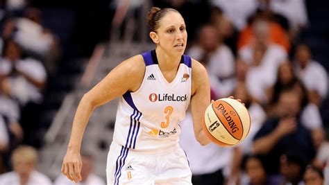 the best women basketball player