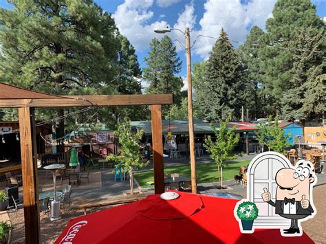 the lion's den pinetop