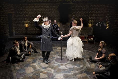 the play within the play hamlet