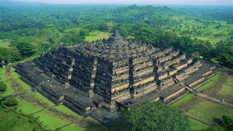 the pyramid of gunung padang