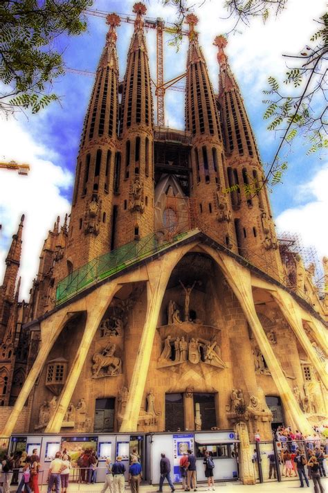 the sagrada familia barcelona