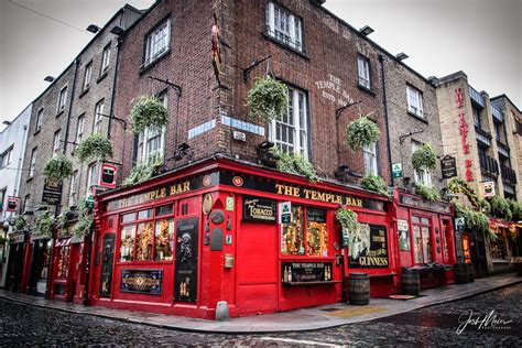 the temple bar in ireland