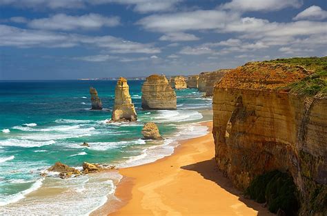 the twelve apostles of australia location