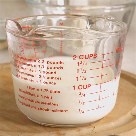 there are 2 cups in quart of milk how many cups are in 1 quart of milk