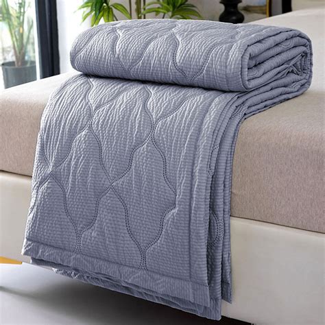 Thin Bedspreads