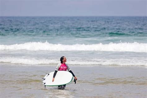 things to bring surf lesson