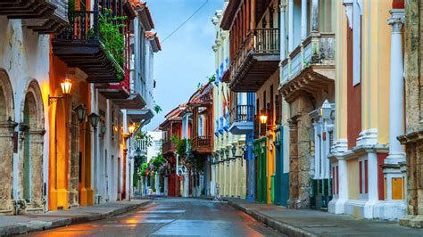 things to know about cartagena colombia