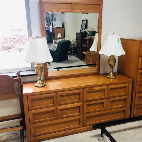 Thomasville Oak Bedroom Set