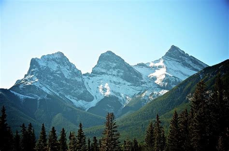three sisters mountains images
