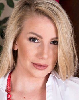 threesomes big tit lesbian