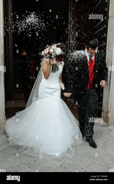 Throwing Rice At A Wedding Origin